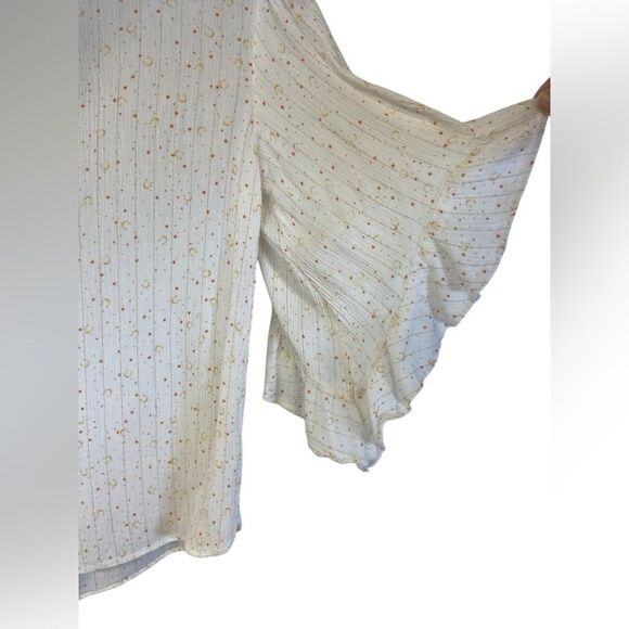 Lauren Conrad Ruffle Sleeve Blouse. Size XS - Picture 4 of 9